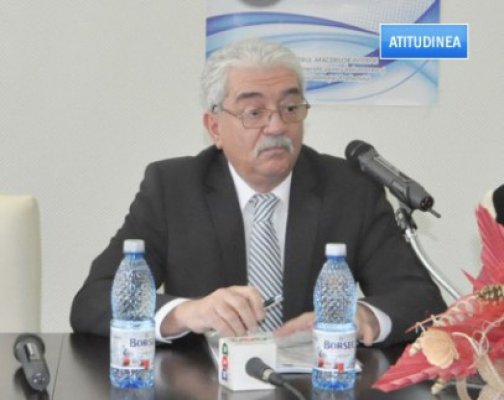 Prefectul Constanţei, aşteptând cadourile de sărbători: 